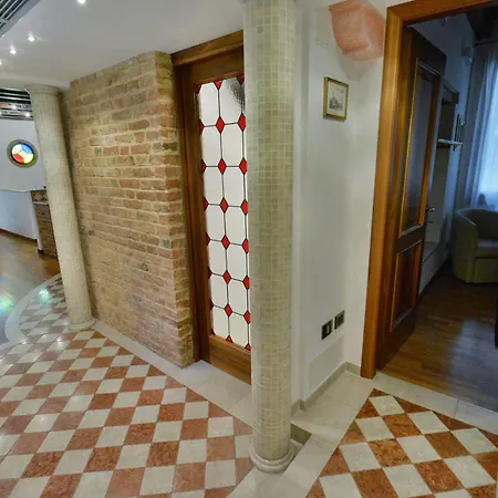 Ve.n.i.ce. Cera Casa De La Vida * Venice