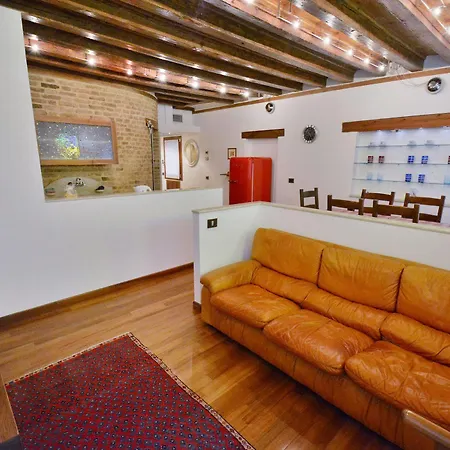 Апартаменты Ve.n.i.ce. Cera Casa De La Vida